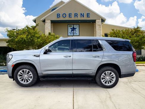 Used 2023 GMC Yukon SLT w/ SLT Premium Package AWD/4WD image 2