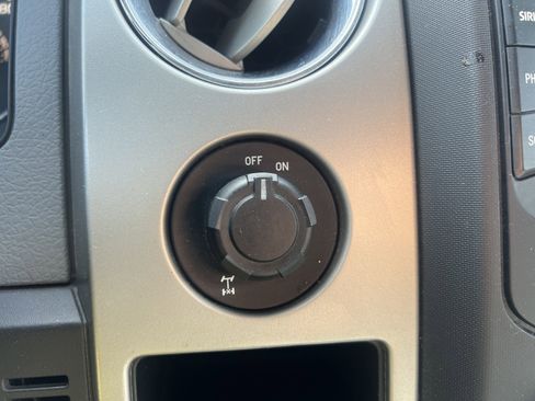 Used 2014 Ford F150 XLT w/ XLT Chrome Package image 25