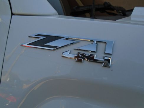 Used 2015 GMC Sierra 2500 SLT w/ Duramax Plus Package image 28