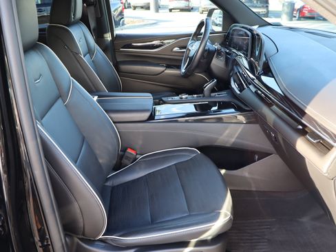 Used 2024 Cadillac Escalade Sport w/ LPO, ONYX Package AWD/4WD image 43