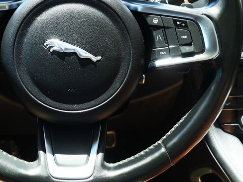 Used 2019 Jaguar F-PACE Prestige image 62