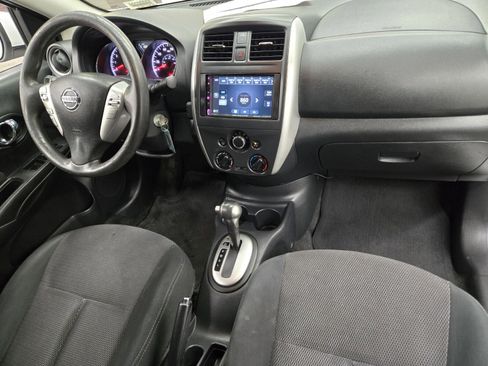 Used 2015 Nissan Versa SV image 10
