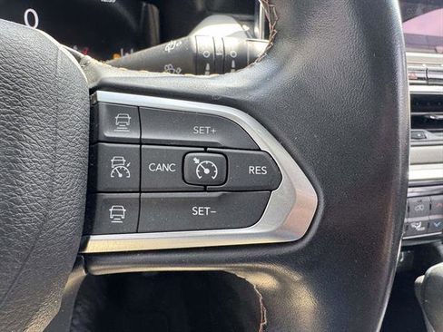 Used 2022 Jeep Compass Limited w/ Elite Group image 13