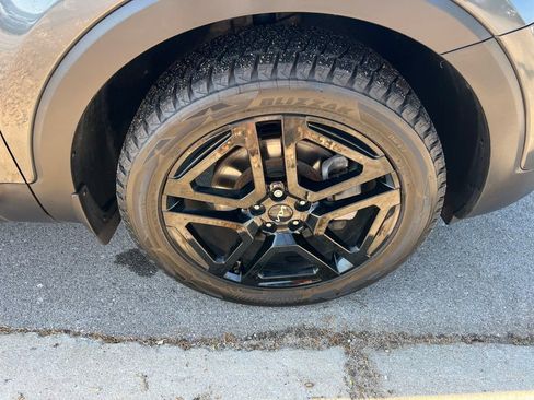 Used 2023 Kia Telluride AWD image 13