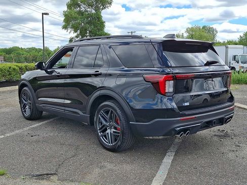 Used 2025 Ford Explorer ST w/ Sun And Sound Package AWD/4WD image 8