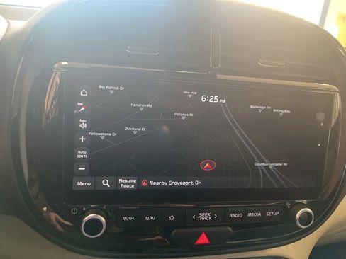 Used 2023 Kia Soul EX image 3