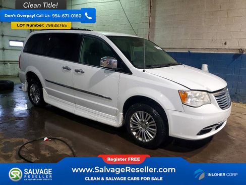 Used 2015 Chrysler Town & Country Touring-L w/ Driver Convenience Group image 5