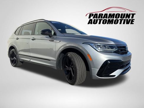 Certified 2024 Volkswagen Tiguan SE R-Line image 3