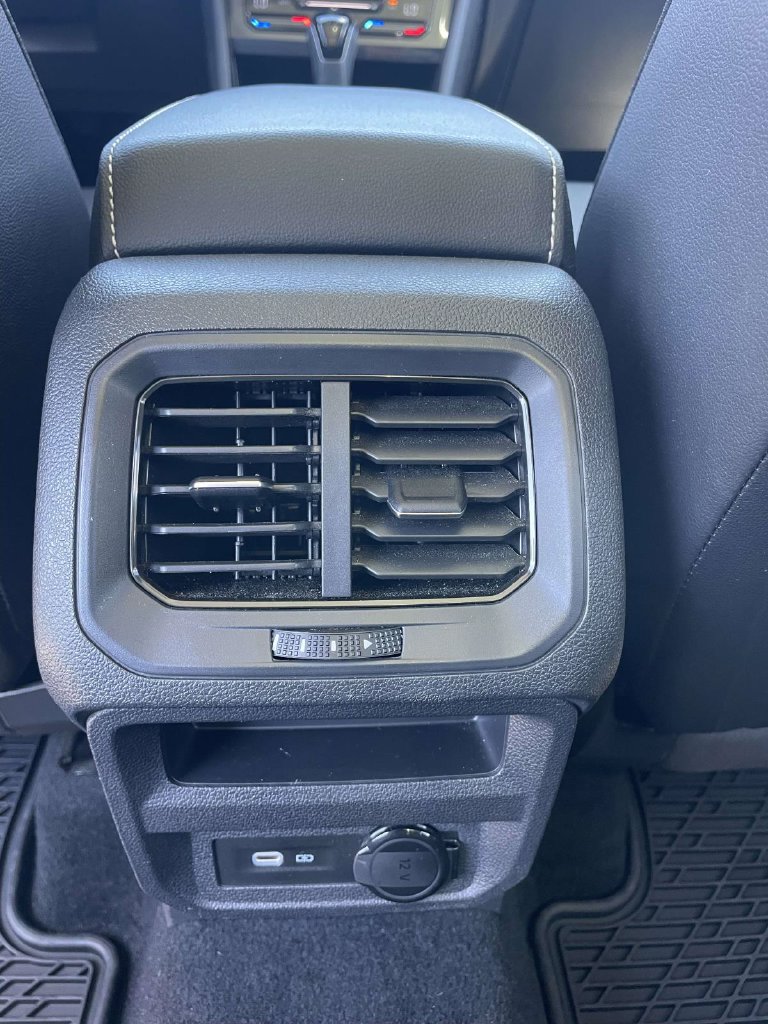 Certified 2022 Volkswagen Tiguan SE FWD image 12
