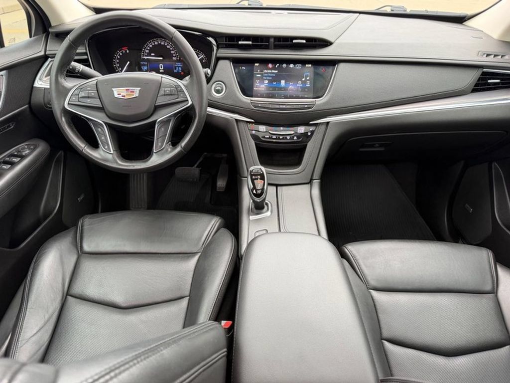 Used 2018 Cadillac XT5 Premium Luxury FWD image 12