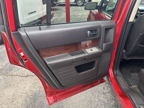 Used 2010 Ford Flex SEL FWD image 13