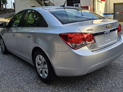 Used 2013 Chevrolet Cruze LS FWD image 5