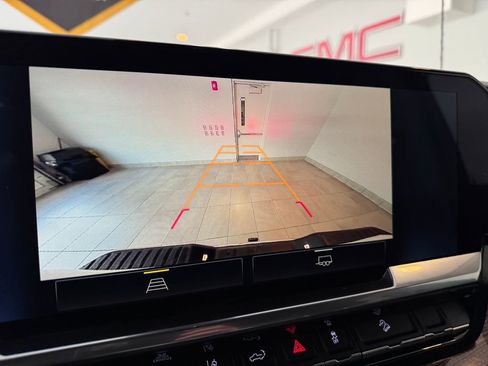 Certified 2024 Chevrolet Silverado 2500 LT image 18