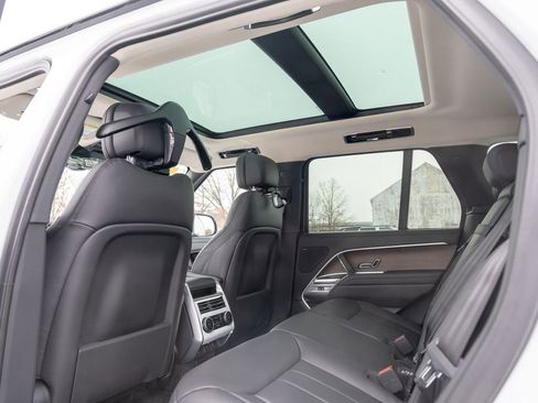 New 2026 Land Rover Range Rover SE image 21