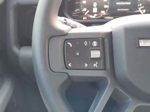Certified 2026 Land Rover Defender 110 X-Dynamic SE AWD/4WD image 23