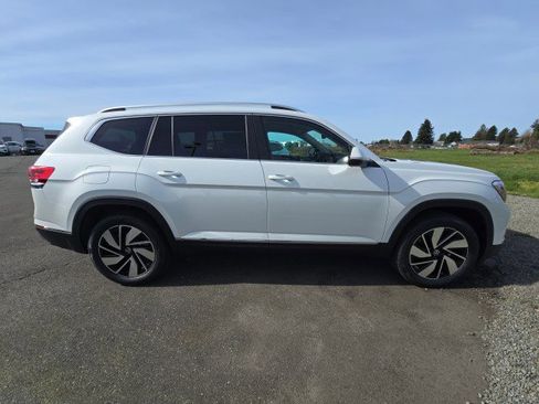 New 2026 Volkswagen Atlas SEL AWD/4WD image 2