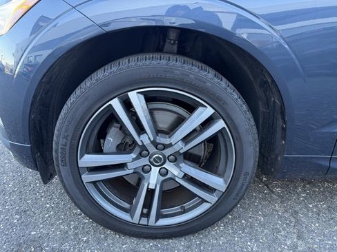 Used 2020 Volvo XC60 T6 Momentum w/ Protection Package Premier image 10
