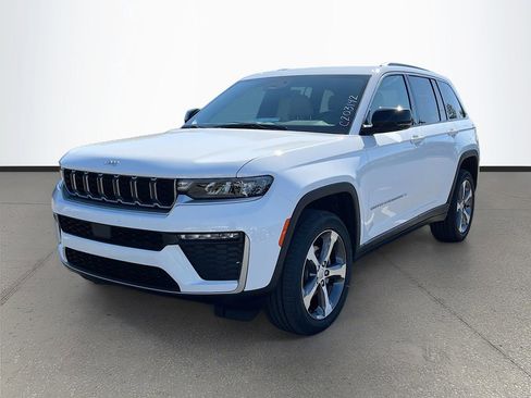 New 2026 Jeep Grand Cherokee Limited w/ Trailer Tow Package RWD image 3