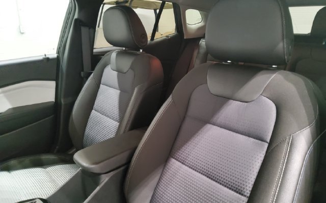 Used 2025 Chevrolet Trax LT FWD image 15