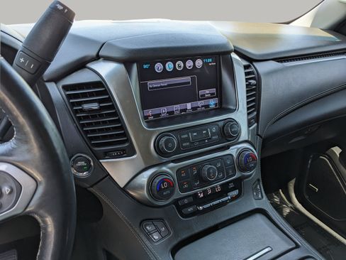 Used 2018 Chevrolet Suburban Premier AWD/4WD image 24