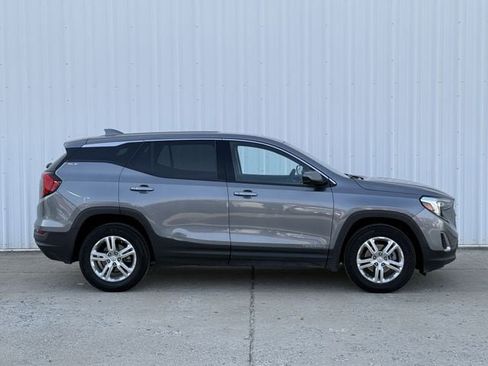 Used 2020 GMC Terrain SLE image 3