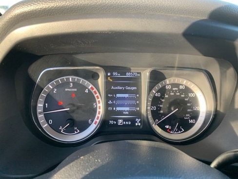 Used 2016 Nissan Titan SL image 10