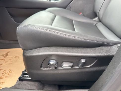 Certified 2025 Cadillac XT4 Premium Luxury w/ Cold Weather Package image 10