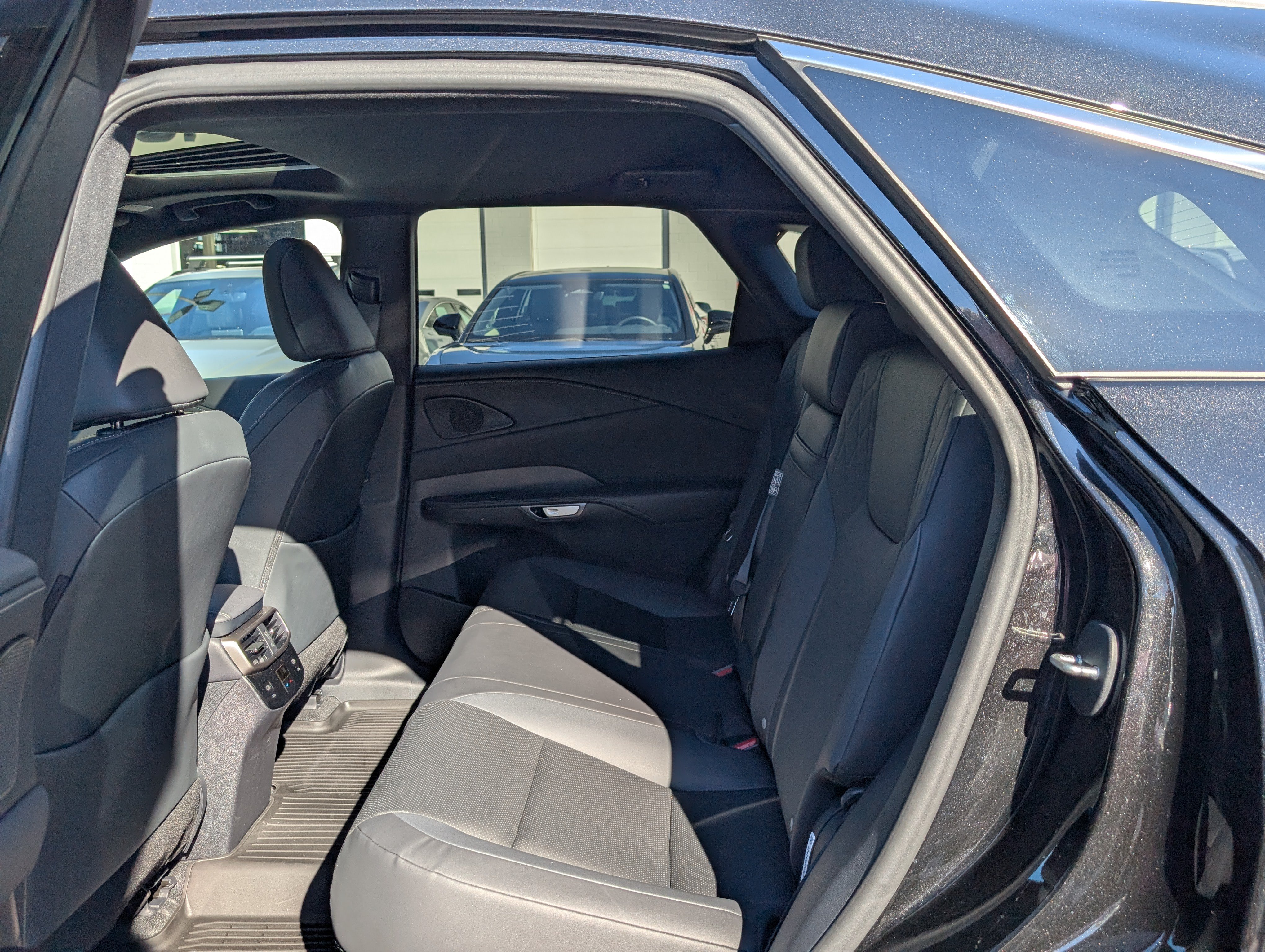 Used 2024 Lexus RX 350 Premium w/ Accessory Package (Z1) AWD/4WD image 15