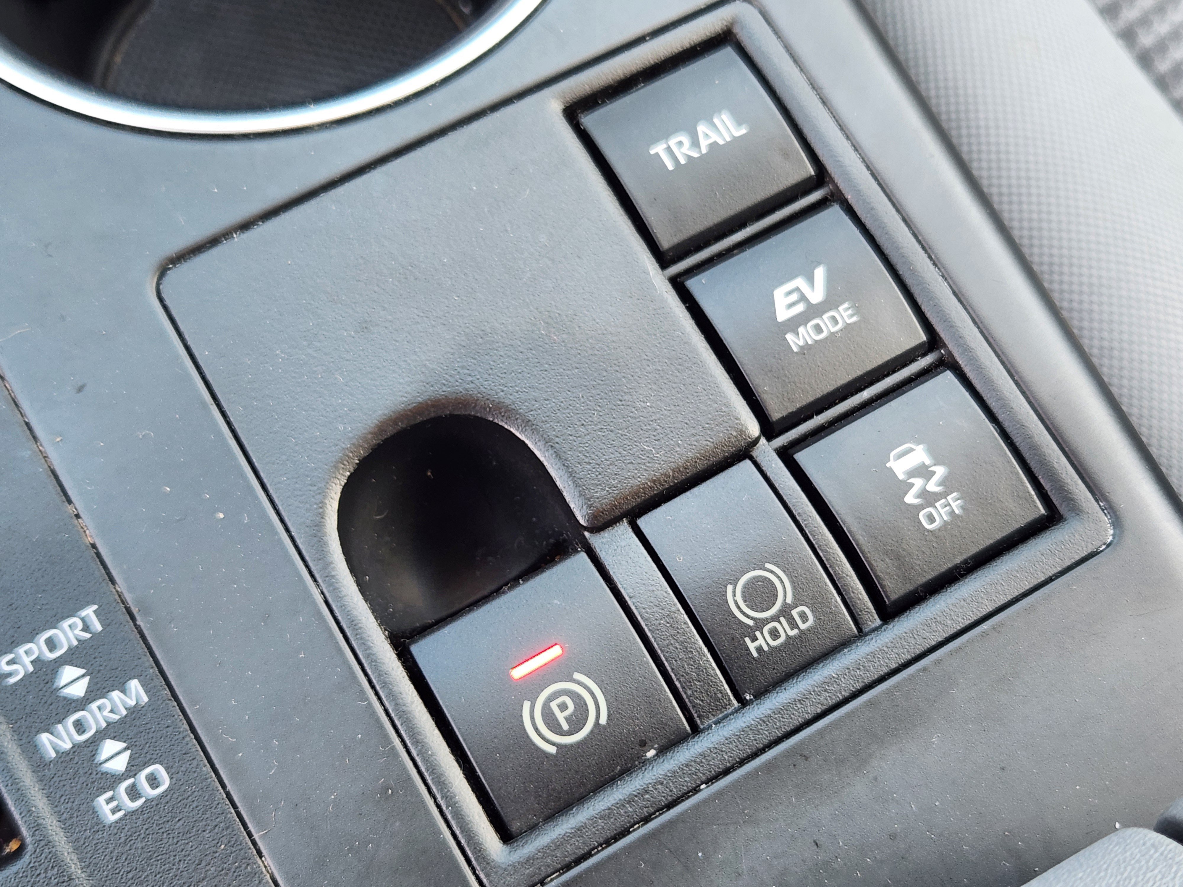 Used 2023 Toyota Highlander LE AWD/4WD image 17