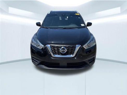 Used 2020 Nissan Kicks SV FWD image 2