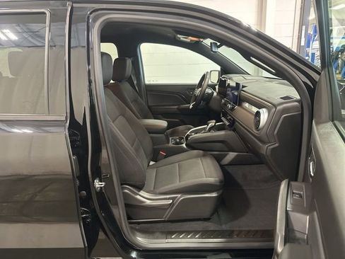 Used 2023 Chevrolet Colorado LT w/ LT Convenience Package II AWD/4WD image 11