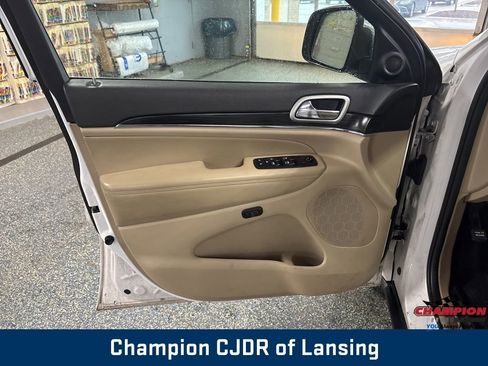 Used 2020 Jeep Grand Cherokee Limited w/ Luxury Group II image 17