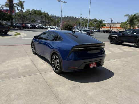 Certified 2025 Toyota Prius Plug-In Hybrid image 24