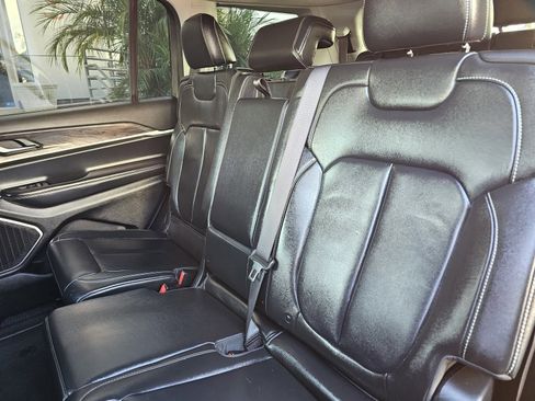 Used 2021 Jeep Grand Cherokee L Limited image 24