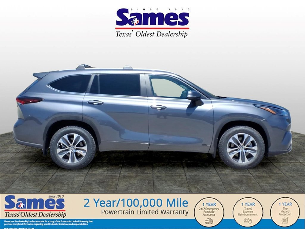 Used 2024 Toyota Highlander XLE AWD/4WD image 4