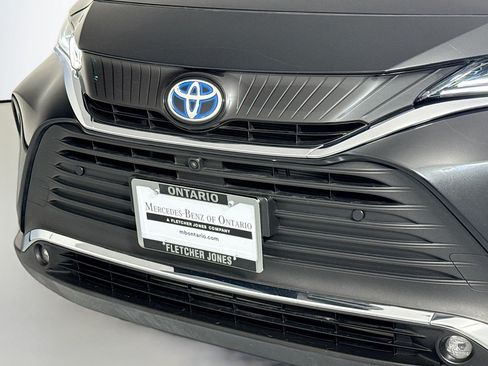 Used 2024 Toyota Venza Limited AWD/4WD image 13