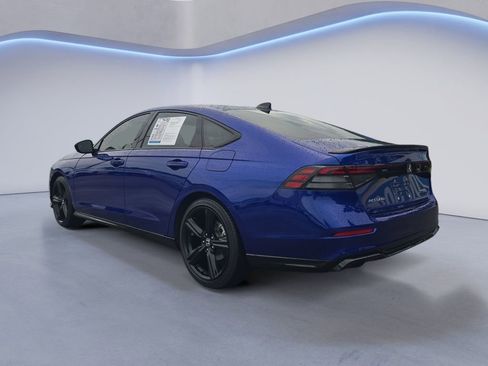 Used 2025 Honda Accord Sport image 3