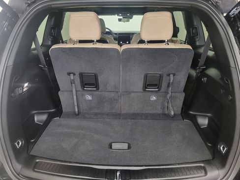 Used 2024 Jeep Grand Cherokee L Limited w/ Luxury Tech Group II image 9