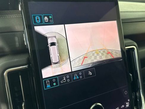 Used 2025 GMC Yukon XL Denali w/ Sun & Power Step Package image 17