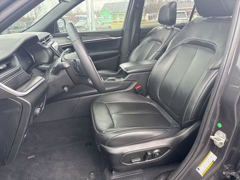 Used 2024 Jeep Grand Cherokee L Limited w/ Luxury Tech Group II image 6