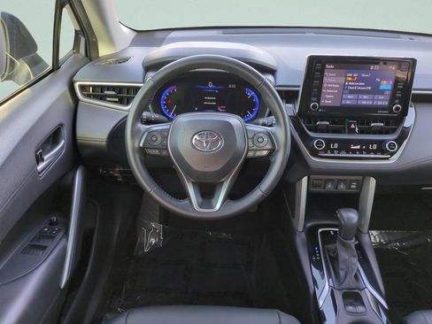 Used 2022 Toyota Corolla Cross XLE FWD image 13