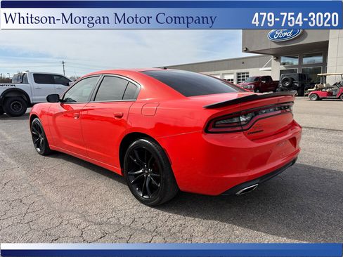 Used 2018 Dodge Charger SXT w/ Blacktop Package image 7