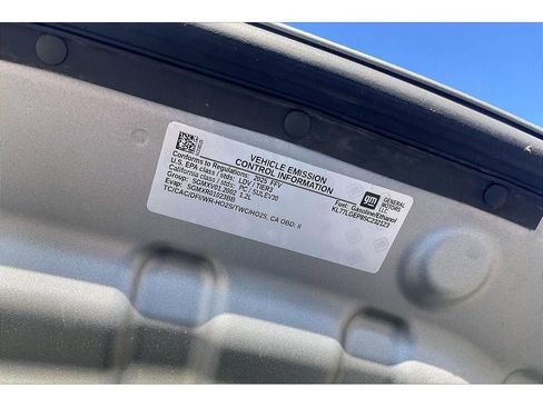 Used 2025 Chevrolet Trax RS w/ Sunroof Package image 34