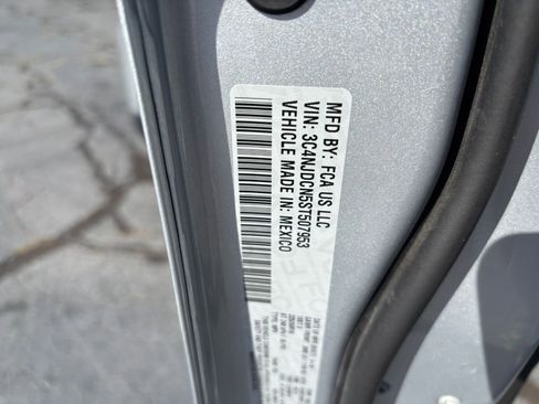 Used 2025 Jeep Compass Limited AWD/4WD image 23