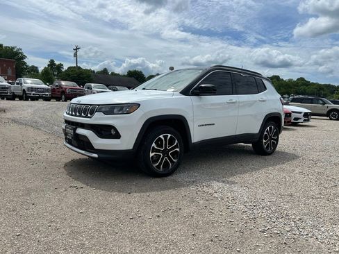Used 2022 Jeep Compass Limited AWD/4WD image 4