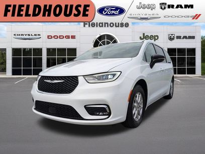 Used 2024 Chrysler Pacifica Touring-L