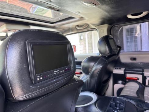 Used 2003 HUMMER H2 w/ Preferred Equipment Group AWD/4WD image 18