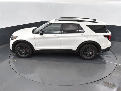 Certified 2025 Ford Explorer ST image 41