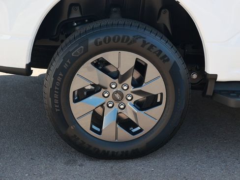 Used 2024 Ford F150 Lightning Flash AWD/4WD image 11