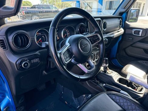 Used 2022 Jeep Wrangler Unlimited Sahara AWD/4WD image 9